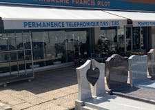 Devanture de Pompes Funèbres VILLEURBANNAISES Marbrerie PILOT