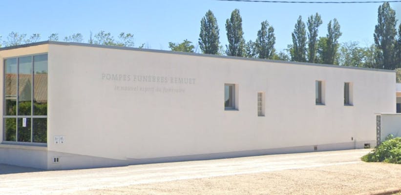 Photographie de la Pompes Funèbres Remuet de la ville de Taponas