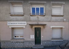 Devanture de Pompes Funèbres et Marbrerie Marmigère
