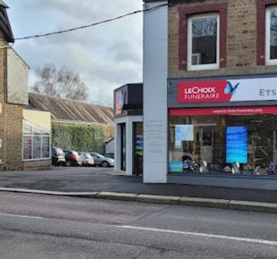 `photo de l'établissement de ${name}`