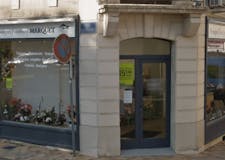 Devanture de Pompes Funèbres et Marbrerie Marquet -Dignité Funéraire