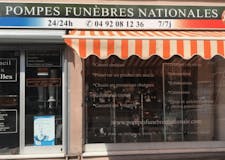 Devanture de Pompes Funèbres Nationale