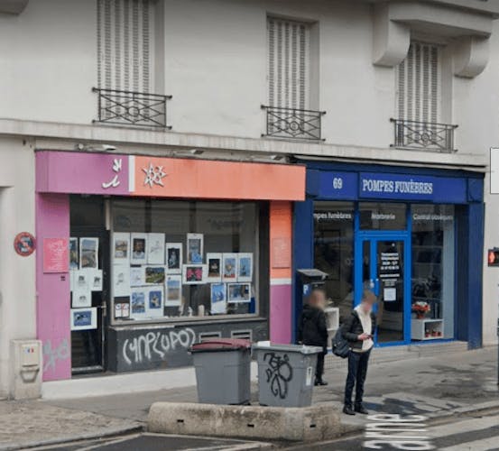 Photographie de l'Asnieres Pompes Funèbres - De l'autre côté du miroir d'Asnières-sur-Seine