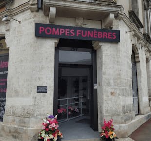 `photo de l'établissement de ${name}`