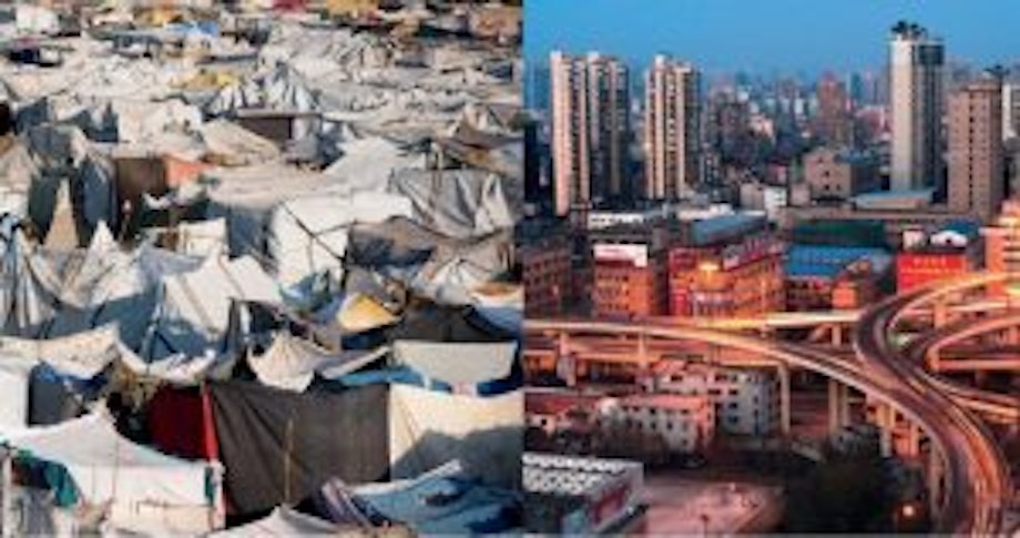 Das Bild zeigt zwei unterschiedliche Städte. Auf der linken Seite ist ein Slum, auf der rechten eine moderne Großstadt. Die Globalisierung beeinflusst sowohl wirtschaftliche, politische als aus kulturelle Bereiche