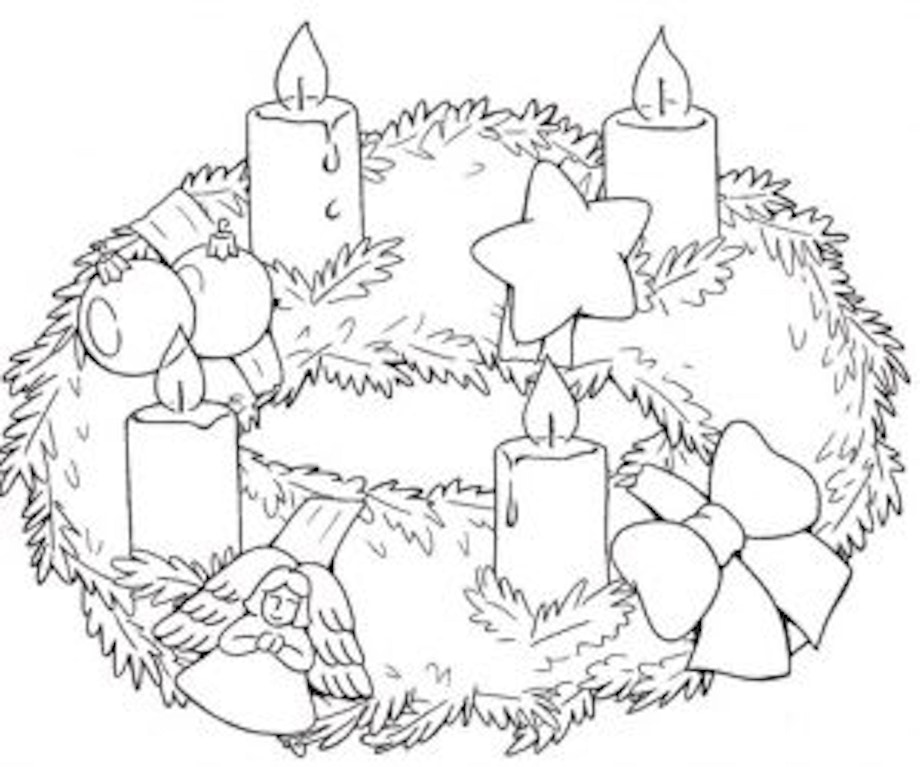 Wir sehen einen traditionellen Adventskranz. Mit den Arbeitsblättern des Persen Verlags lernen die Schüler und Schülerinnen unter anderem die Geschichte hinter dem Adventskranz kennen.