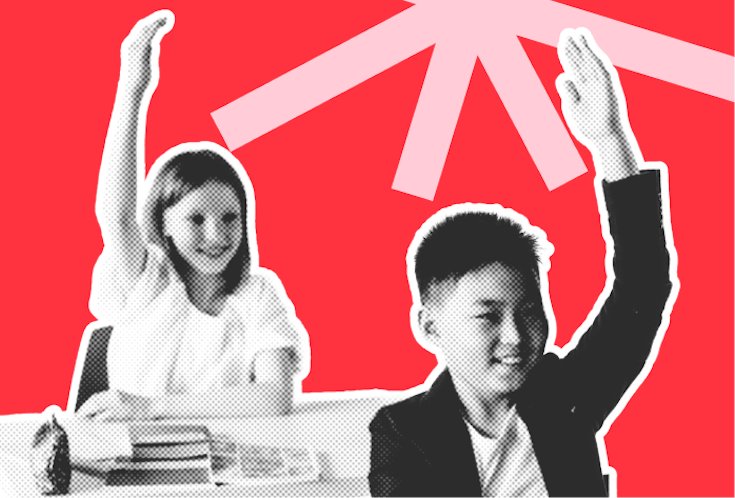 Kinder im Unterricht heben die Hand zum Antworten