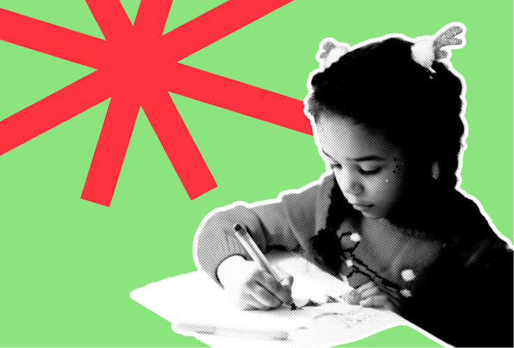 Mädchen mit weihnachtlichem Haarschmuck arbeitet konzentriert an einem Arbeitsblatt.