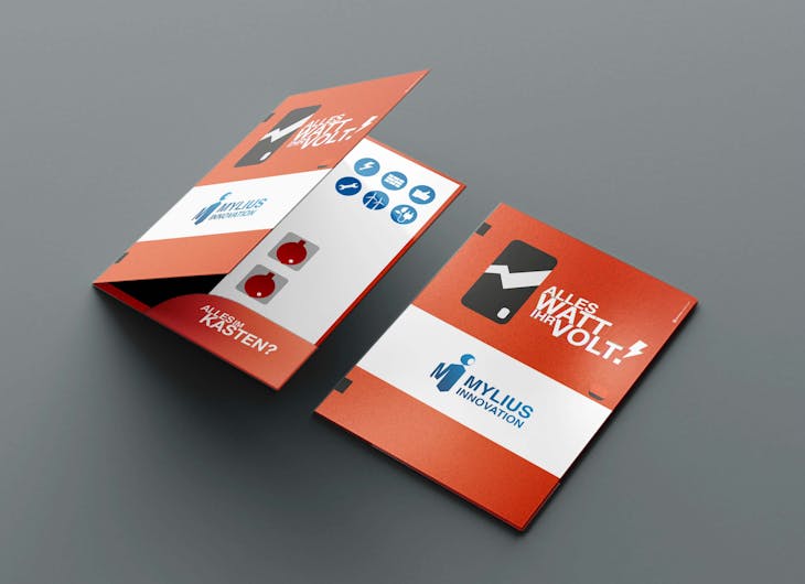 Eine Broschüre des Unternehmens Mylius mit dem Claim "Alles Watt Ihr Volt" - Social-Media Marketing Handwerk, Meisterstück Agency, Köln
