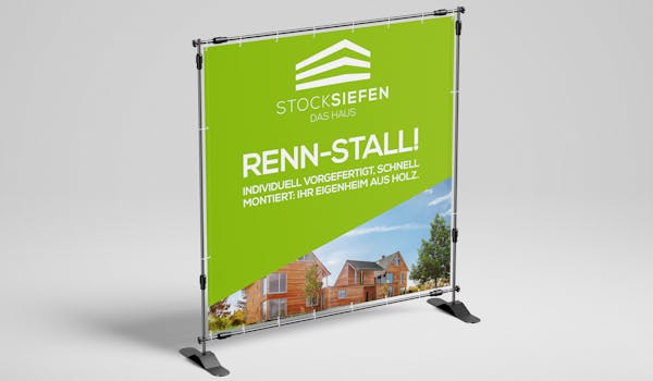 Schilddesign In Grün/Weiß des Unternehmens Stocksiefen mit dem Claim "Renn-Stall" - Handwerk Marketing von der Meisterstück Agency aus Köln..