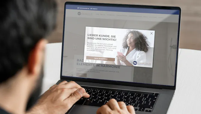 Der Neue Steinkühler Newsletter, präsentiert auf einem Laptop - Digitalisierung Handwerk von der Meisterstück Agency aus Köln.