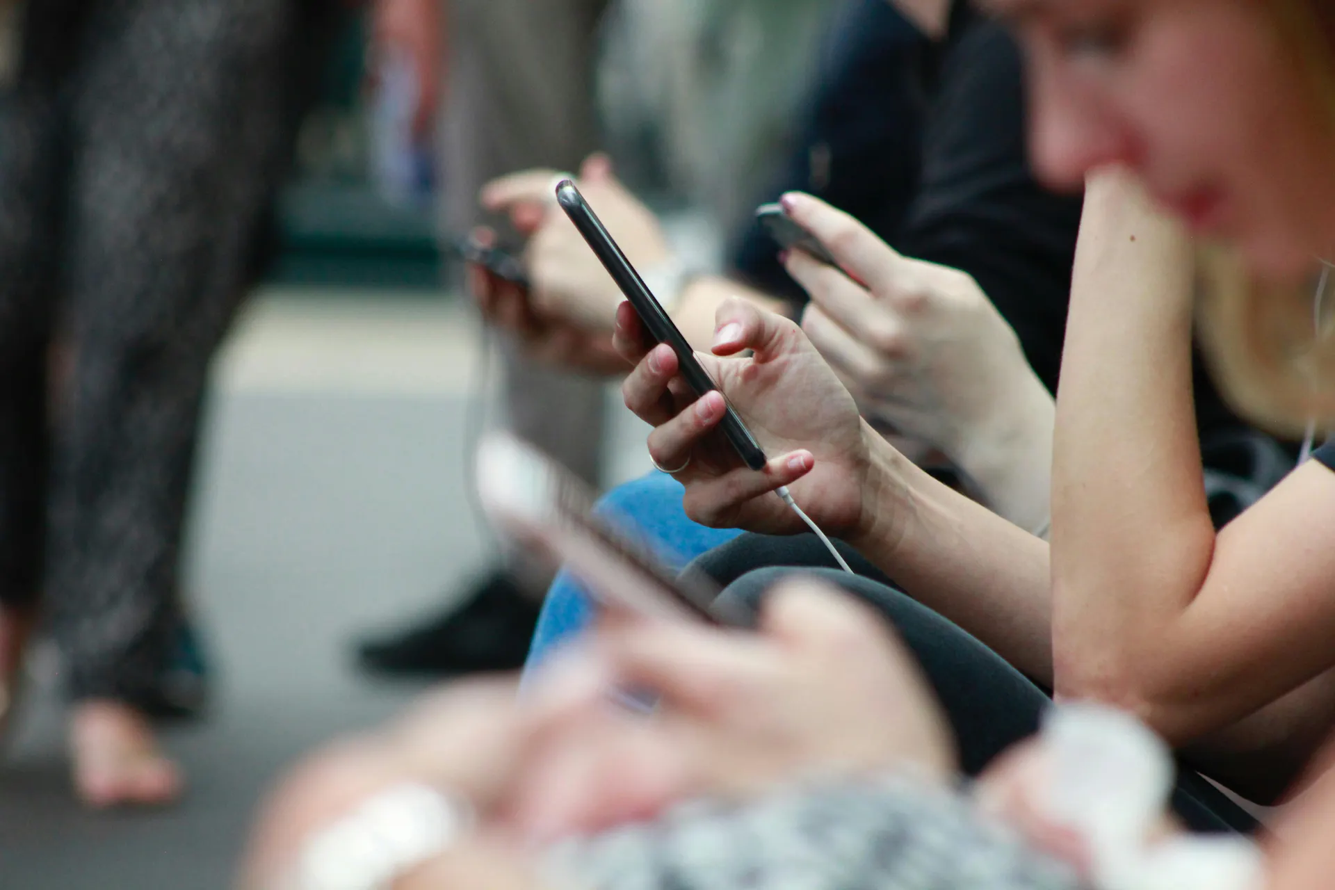social sharing on mobile phone