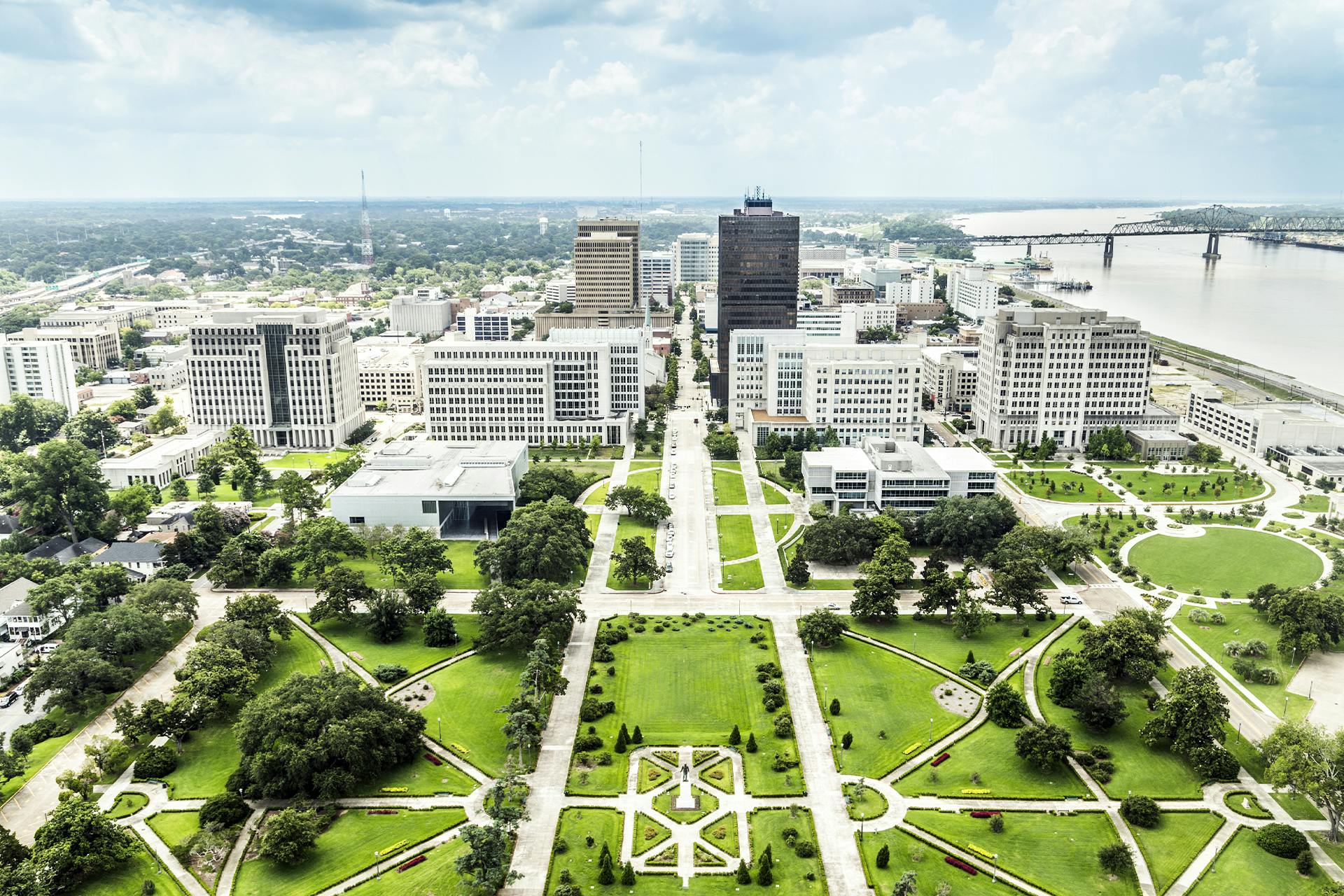 Photo of a nice park within the city from above