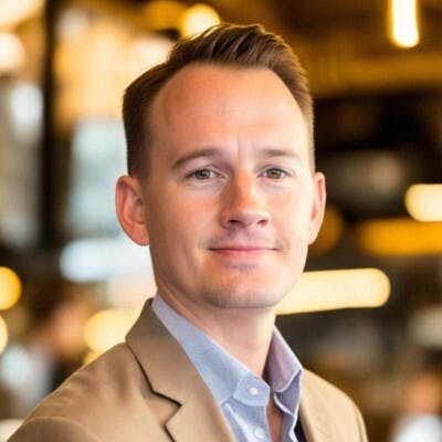 Chris Hanson headshot