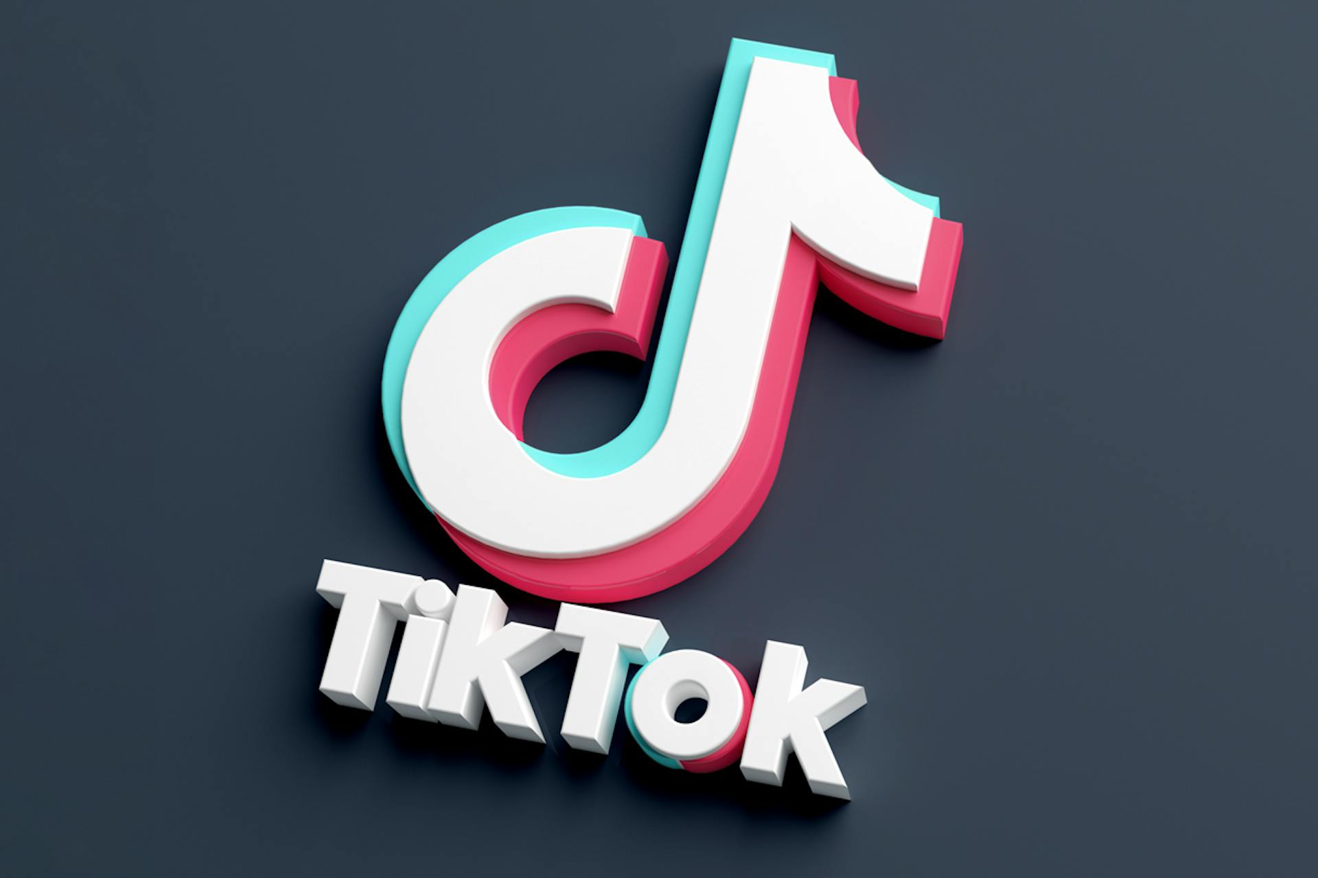 Suuri TikTok-logokuva mustalla taustalla. Kaikki TikTok-tilastot, jotka sinun tulee tietää