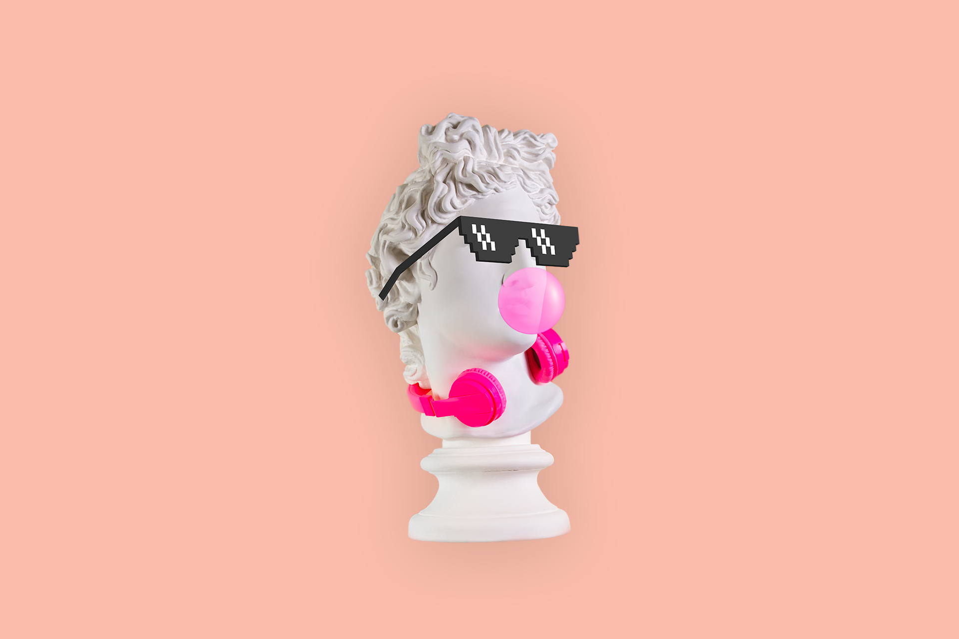 Illustration einer Büste mit coolen Gadgets (Sonnenbrille, Kaugummi, pinke Kopfhörer) als Titelbild für unseren TikTok Beitrag
