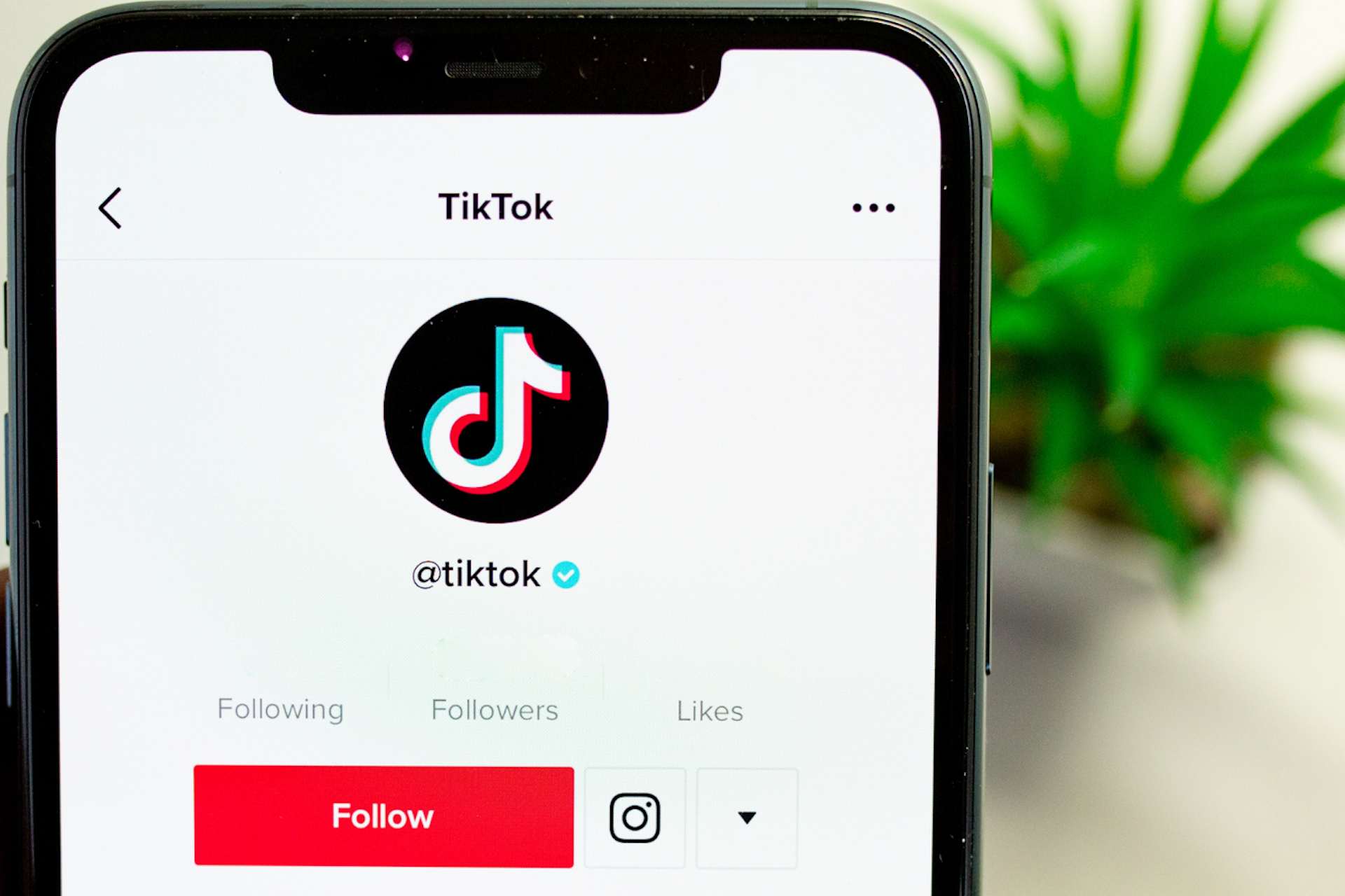 Un écran avec l'application Tiktok