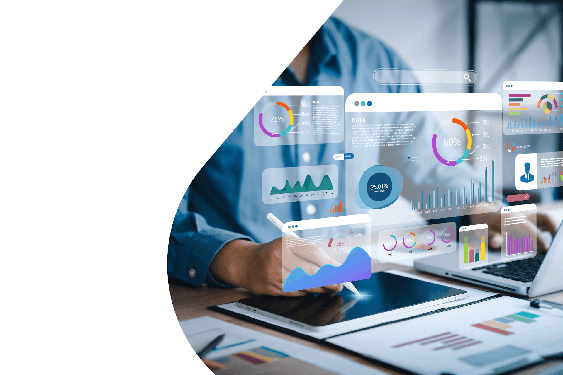 Mann arbeitet am Tablet und macht Marketing Reporting