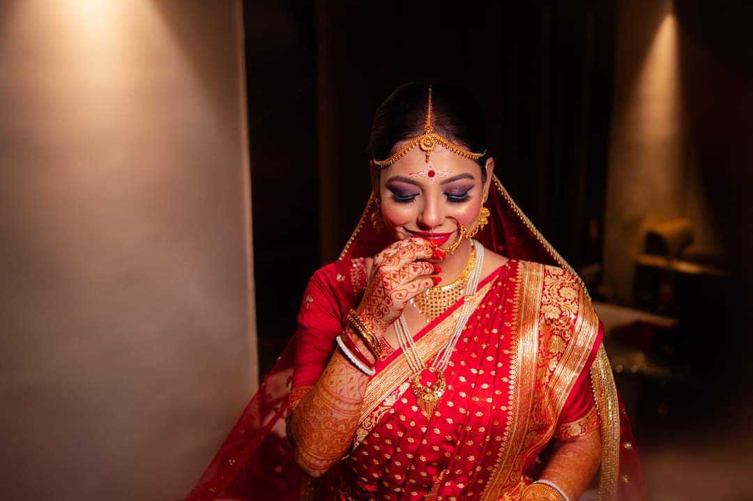 Bengali bride candid pose