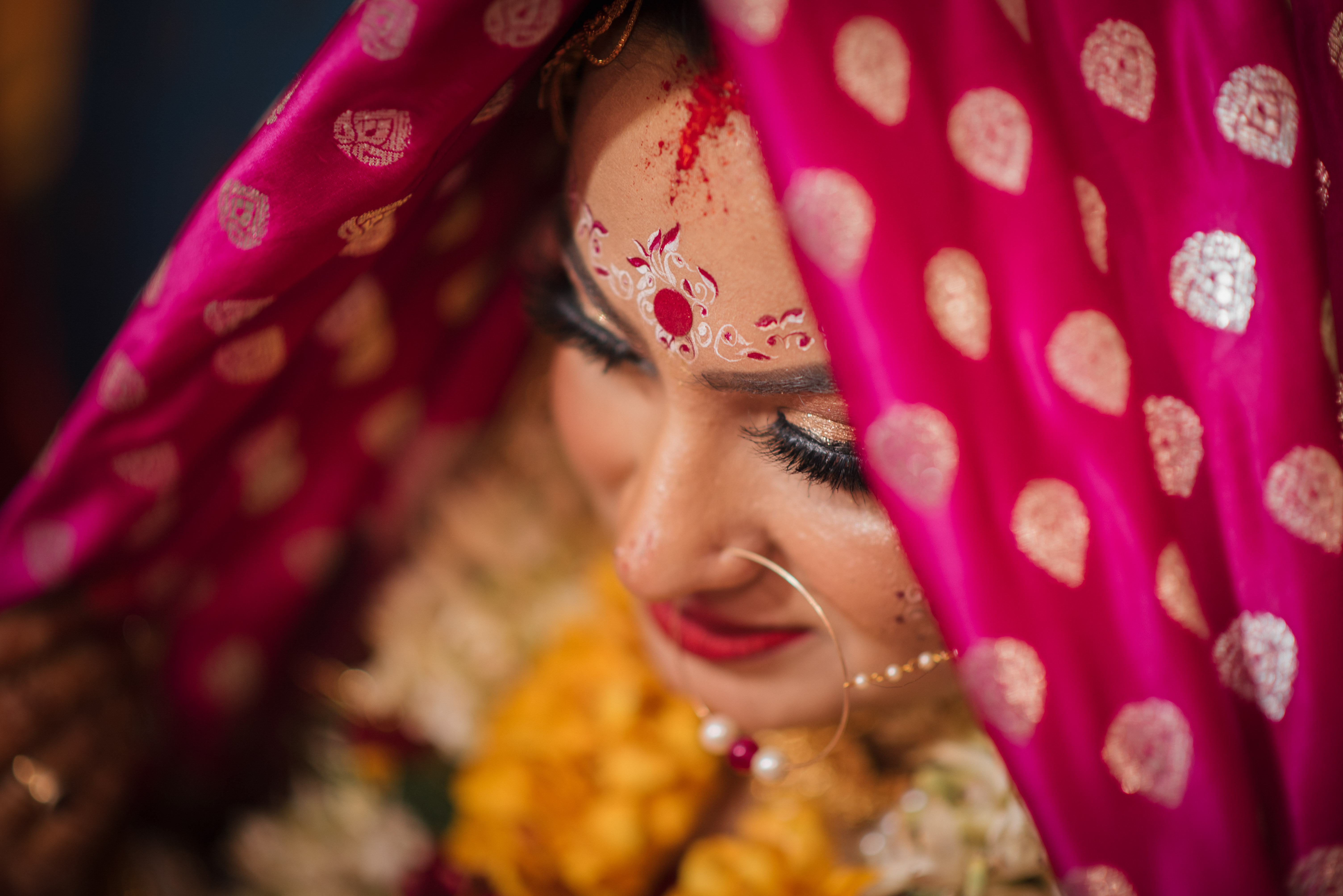 bengali bride in bindi & sindoor