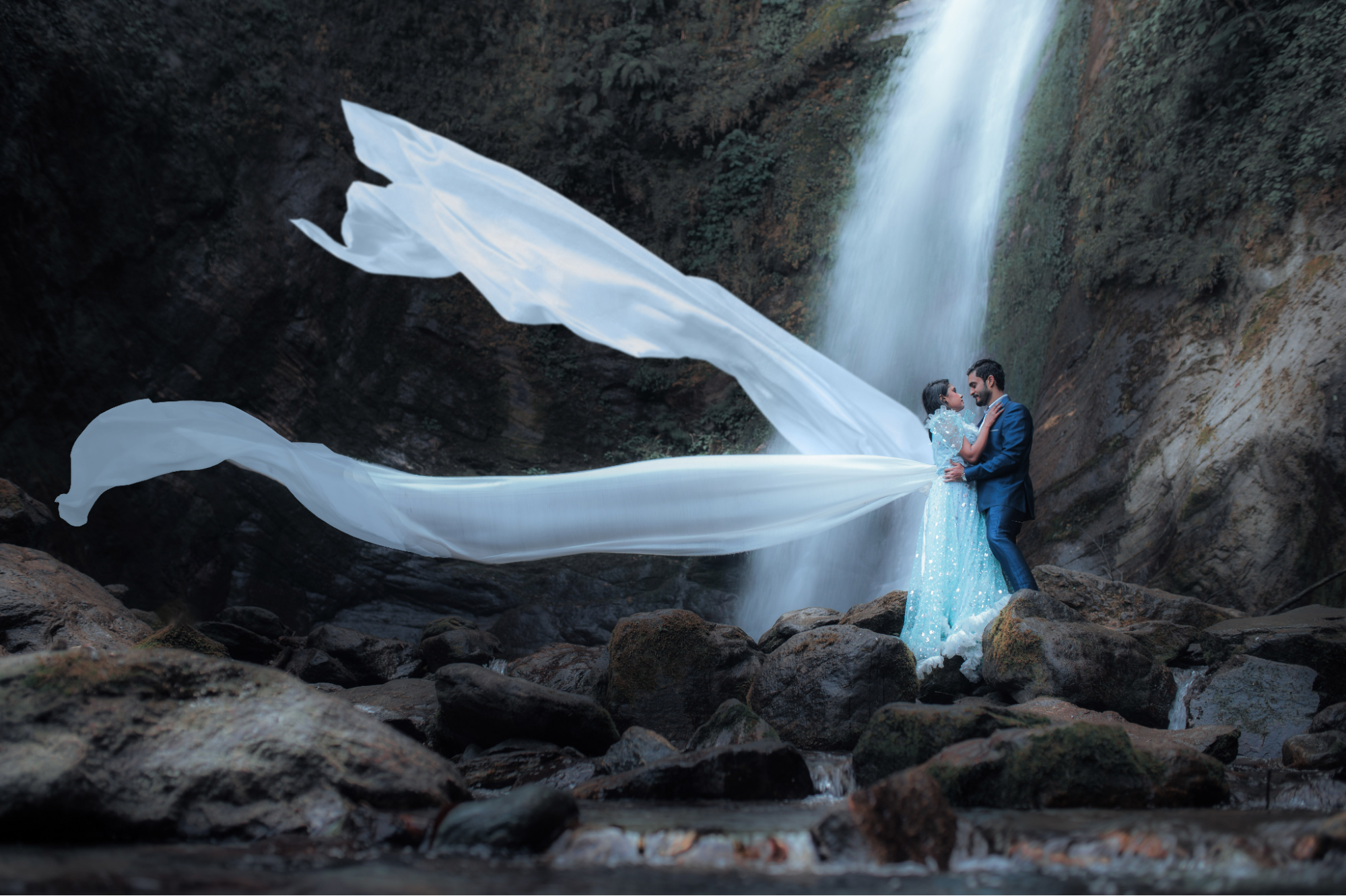 trending pre-wedding couple poses idea