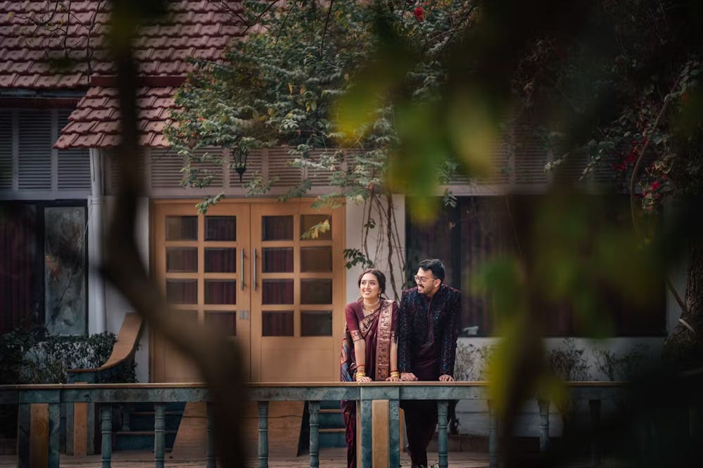 Posing tips for camera shy couples photography