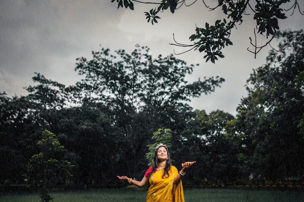 Single bride wedding pic