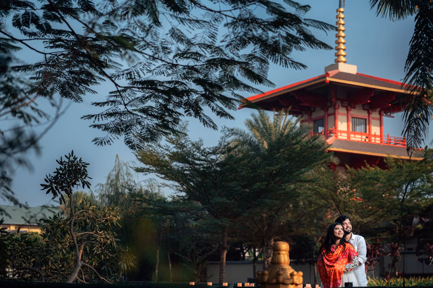 Cozy pic of a wedding couple in outdoor 