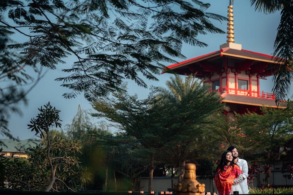 Cozy pic of a wedding couple in outdoor