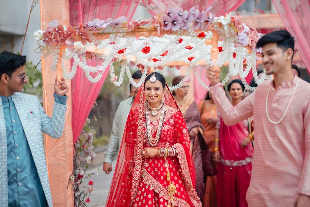 Grand entry of bride pic