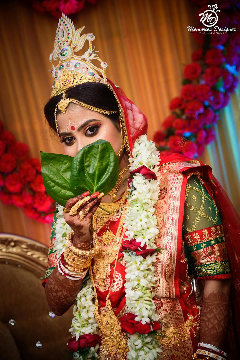 Subho Drishti poses for Bengali brides on wedding pic