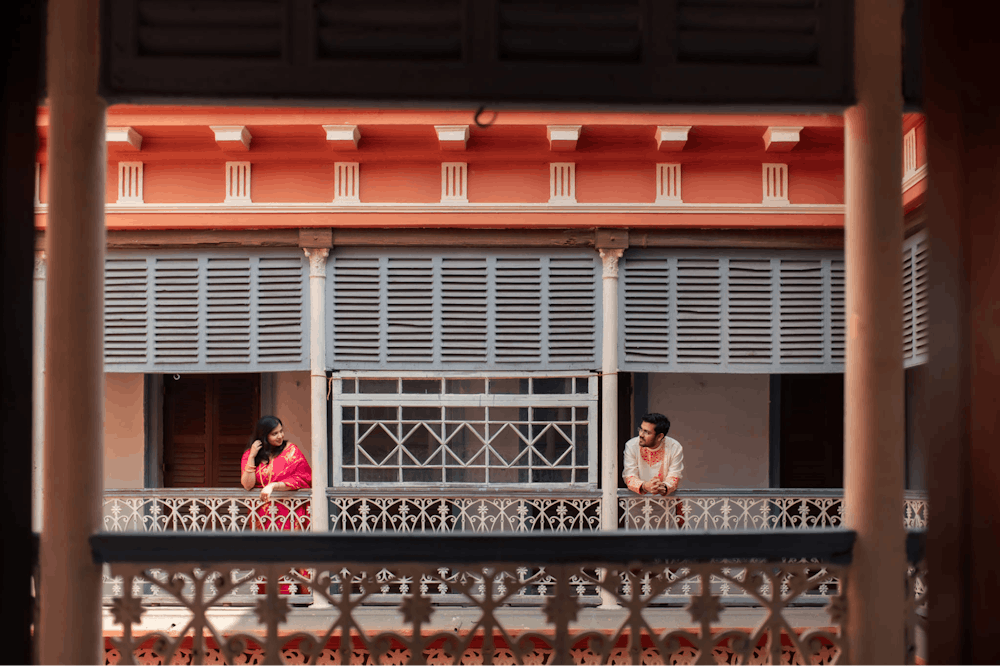 bengali couple looking at each other at North Kolkata Pre-Wedding Photoshoot | Memories Designer