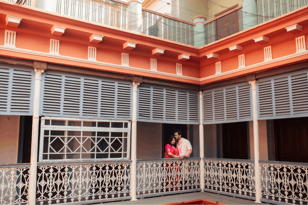 Young bengali couple spending time at North Kolkata Pre-Wedding Photoshoot | Memories Designer