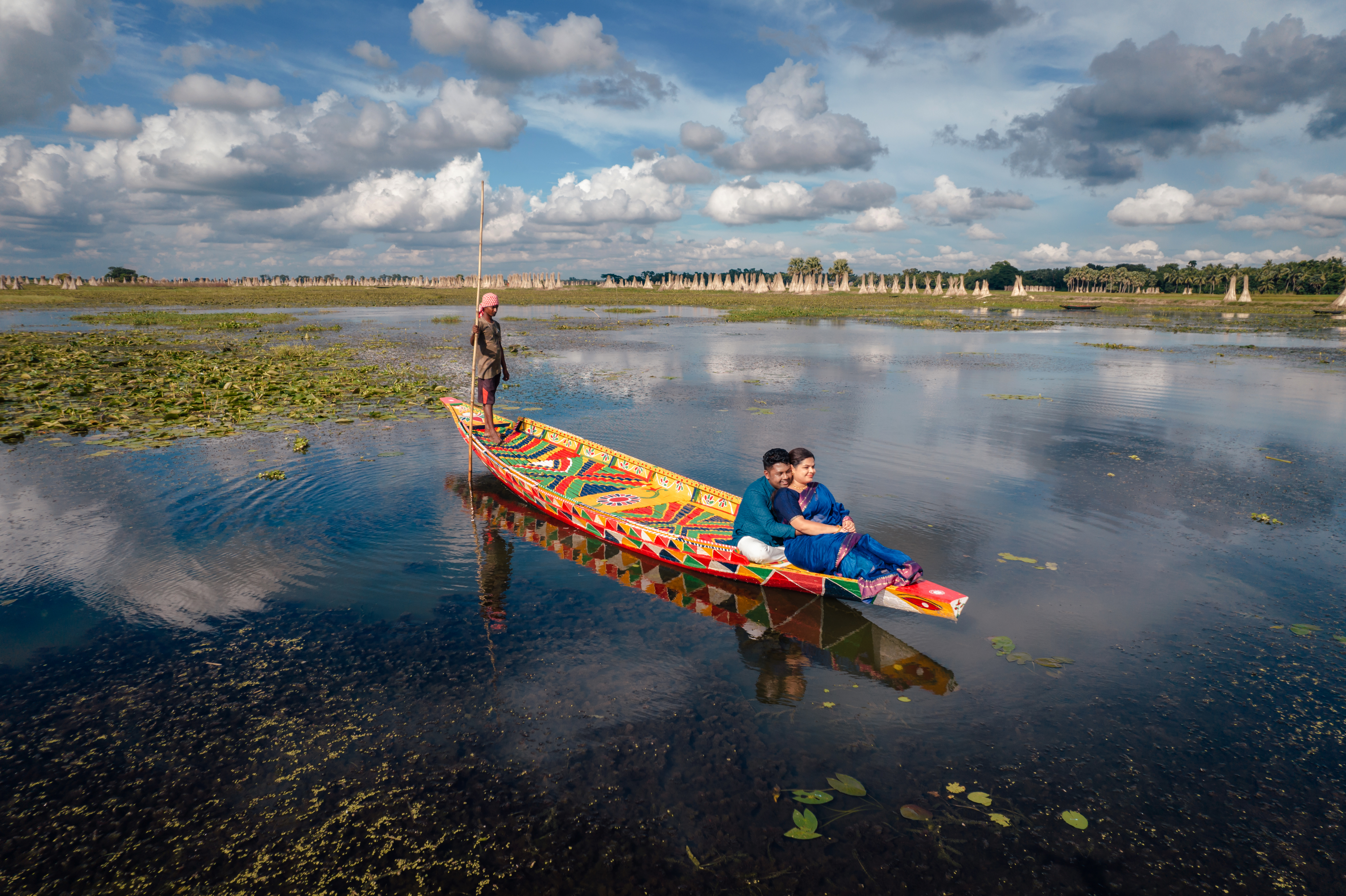 Bengali Couple On Boat Ride For Pre-Wedding Photoshoot | Memories Designer