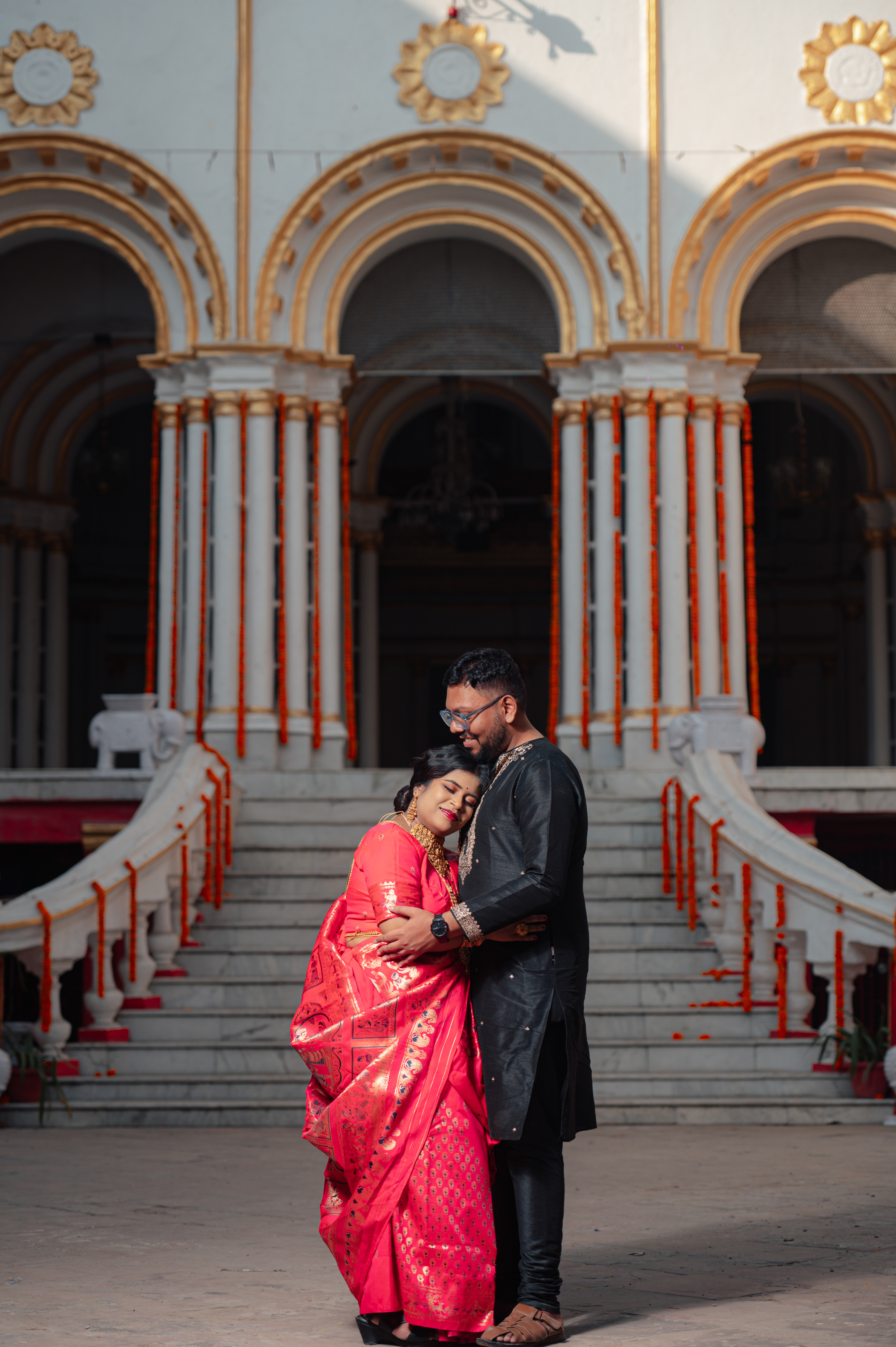 Bengali couple at Pathuriaghata Rajbari for Pre Wedding Photoshoot | Memories Designer