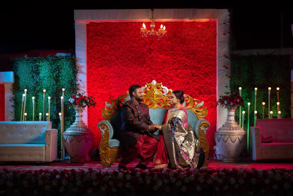 Creative wedding photography ideas for Indian bride and groom wedding reception party | Memories Designer