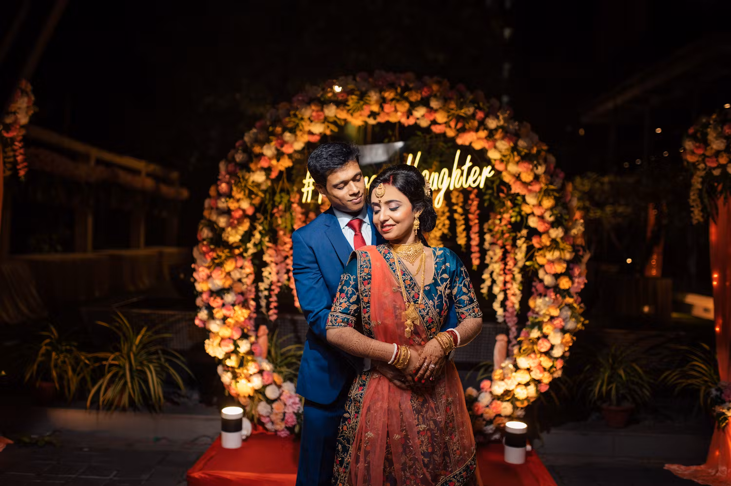 Creative wedding photography ideas for Bengali bride and groom at wedding reception | Memories Designer