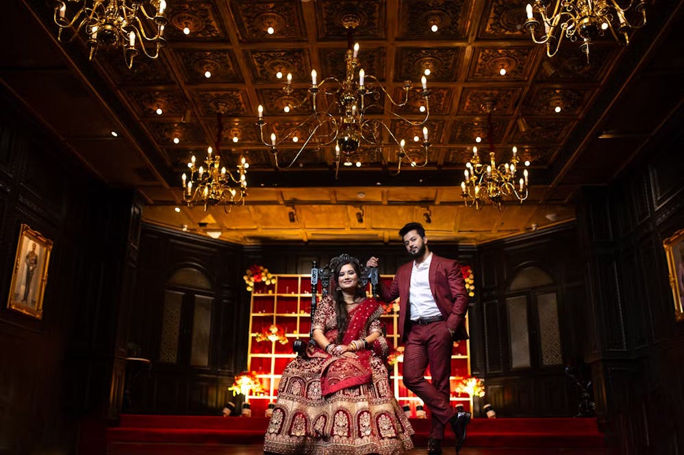 Creative wedding photography ideas for wedding reception for Bengali bride and groom | Memories Designer