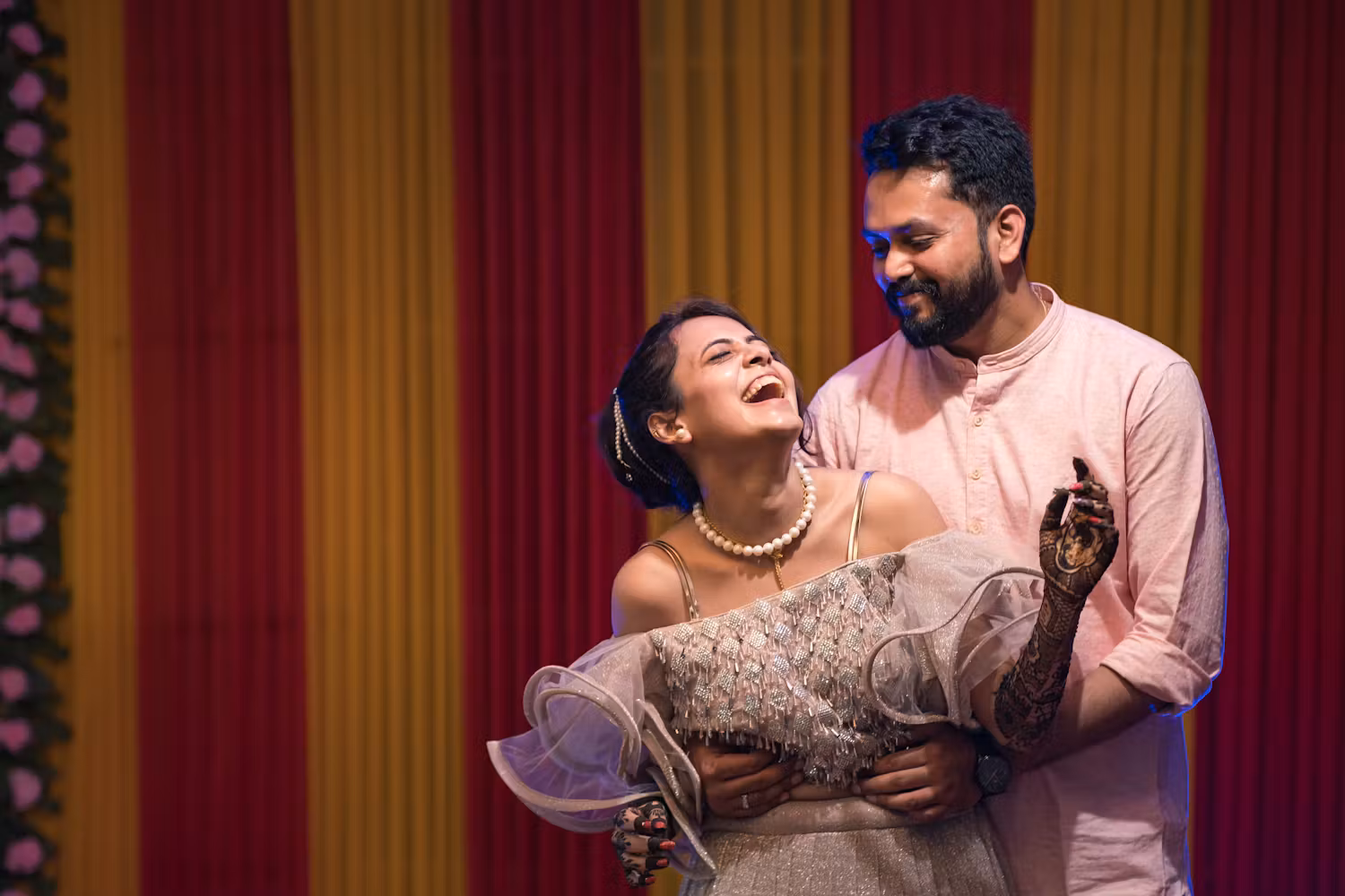 Best wedding photo ideas for couple Mehendi