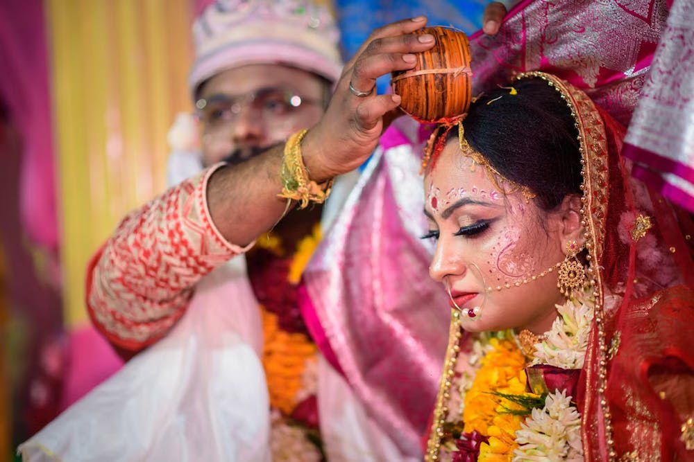 Best wedding photo ideas showcasing sindoor daan