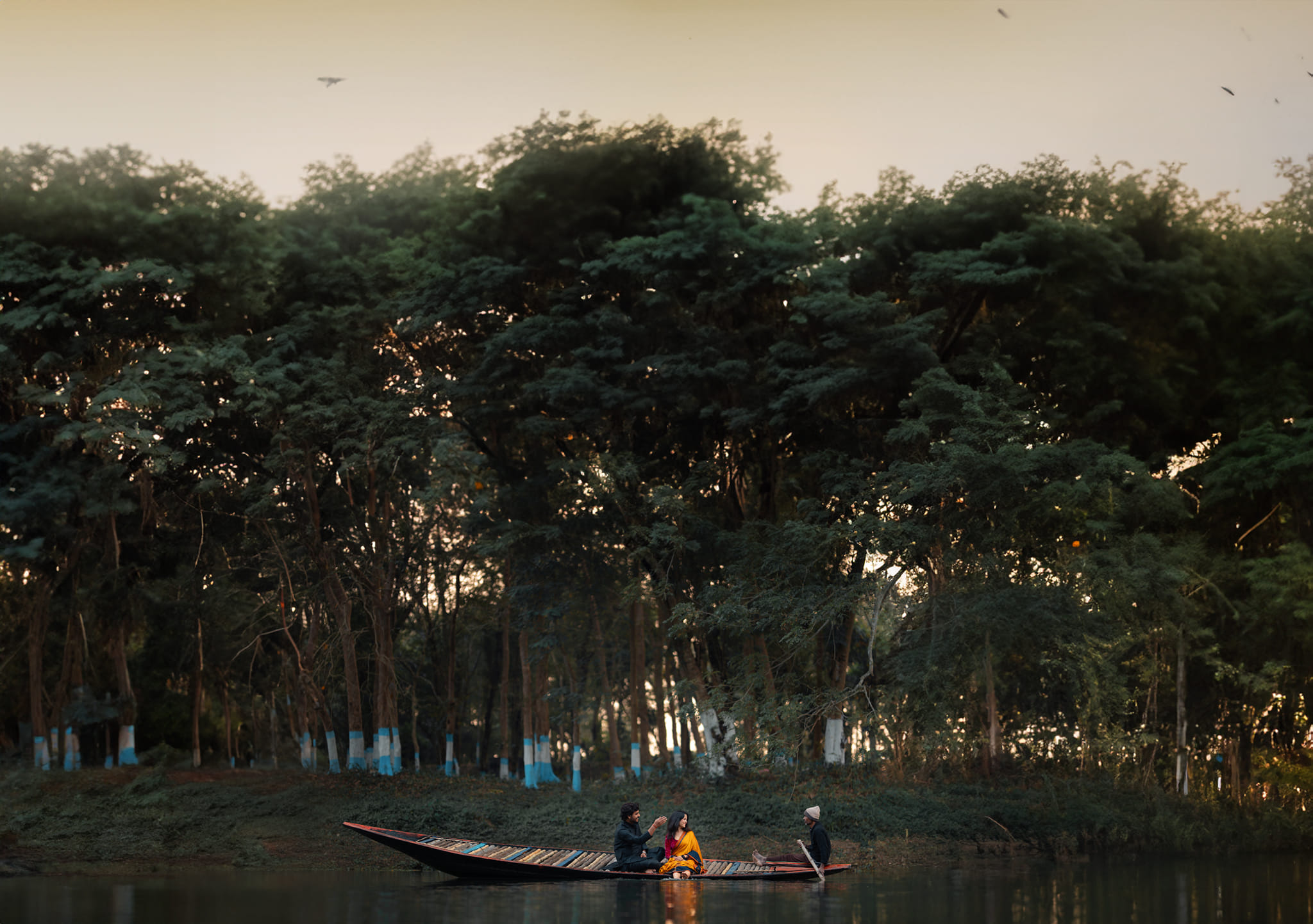 The Ideal North Kolkata Pre Wedding Shoot Location for Romantic Boat Rides