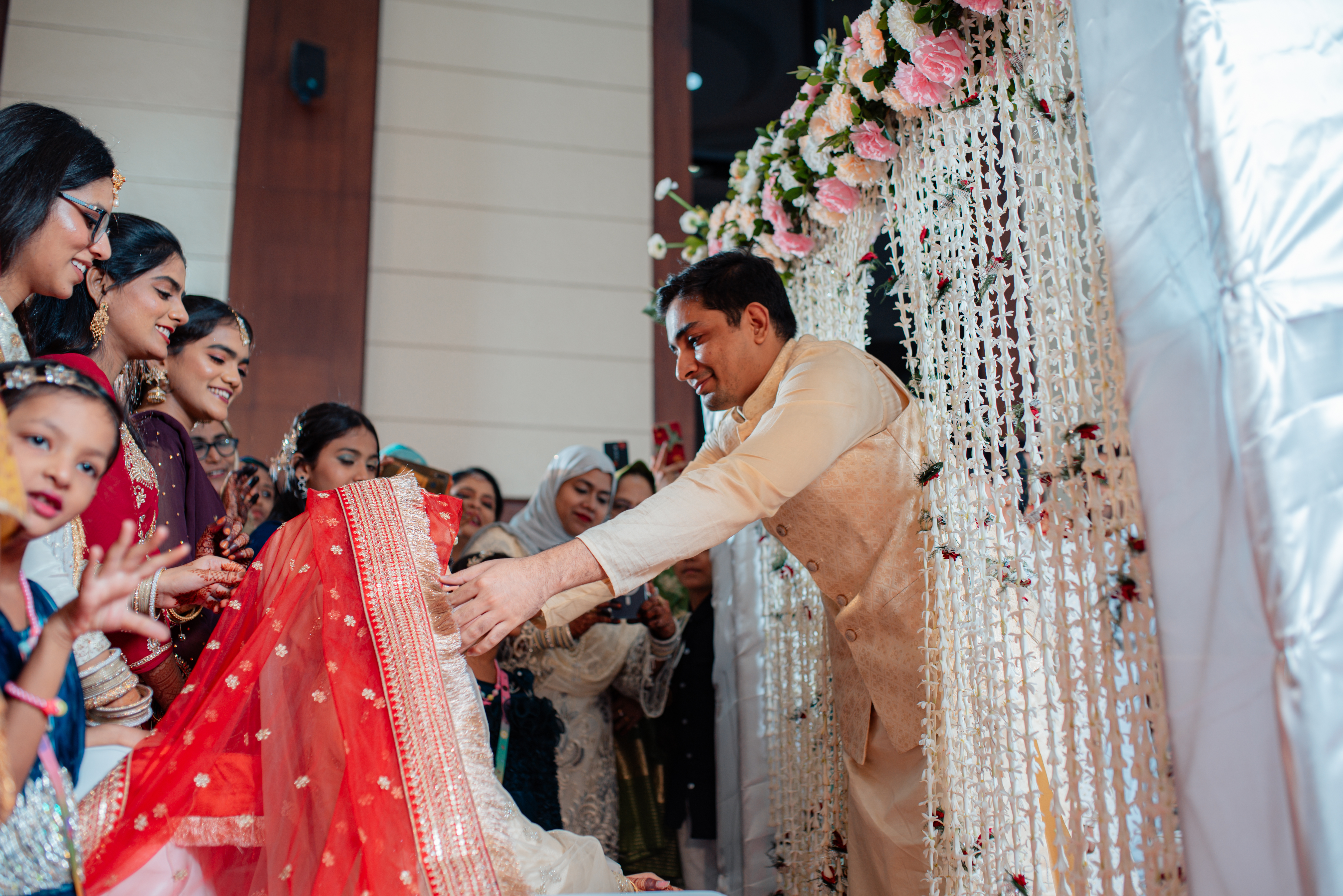 Face reveling of Muslim Bride pic