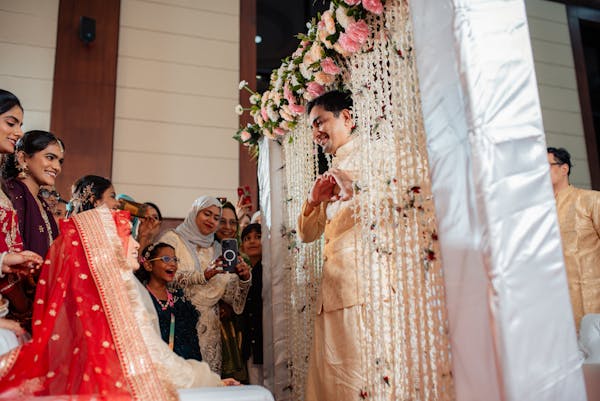 Cute Muslim couple wedding pic