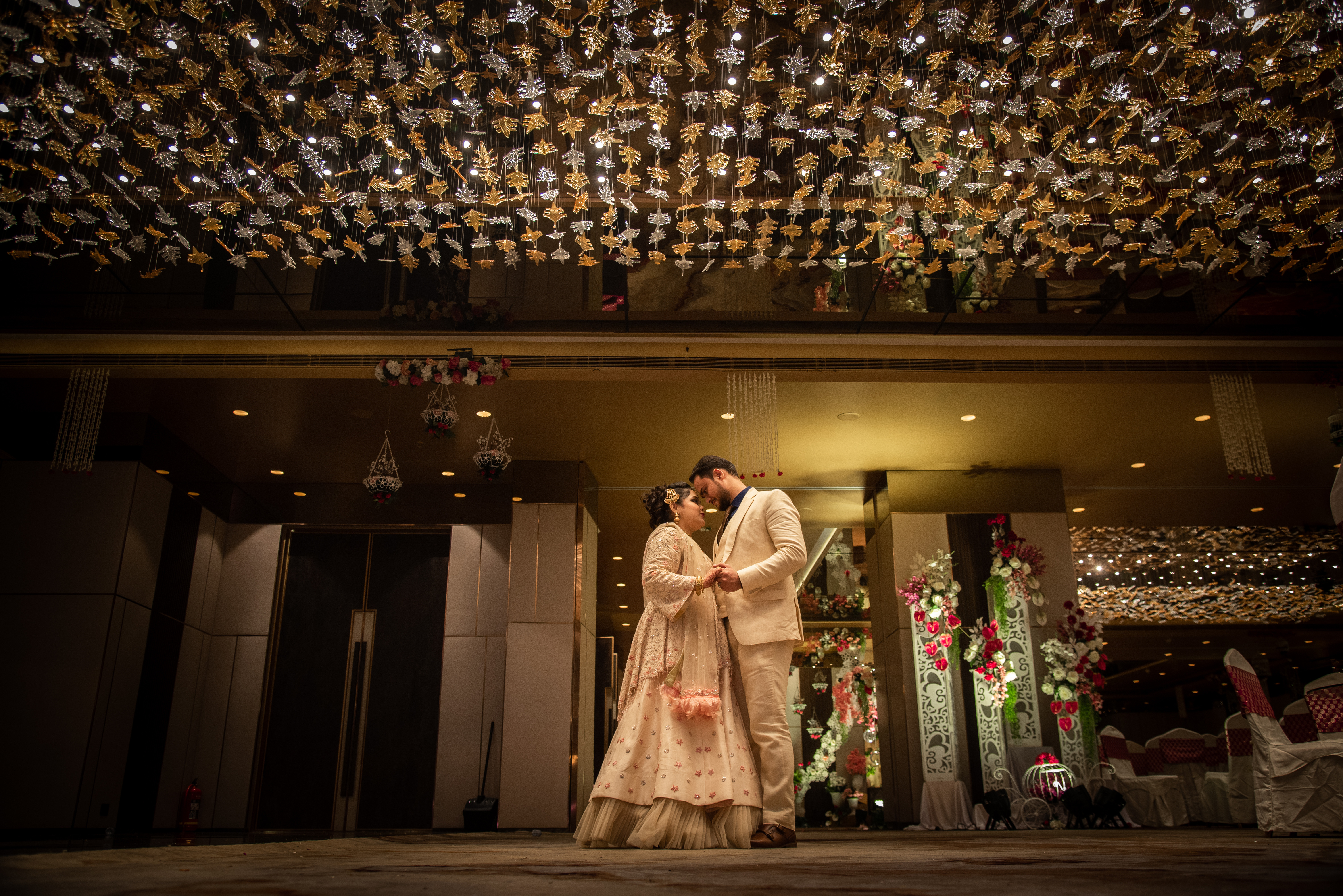 A close romantic pic of Muslim couple 