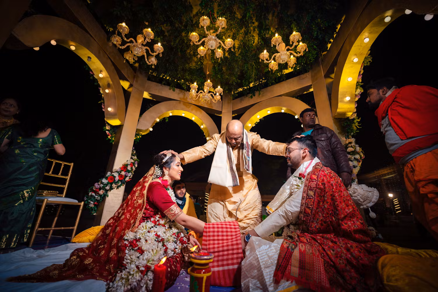 Bengali groom and bride wedding pic