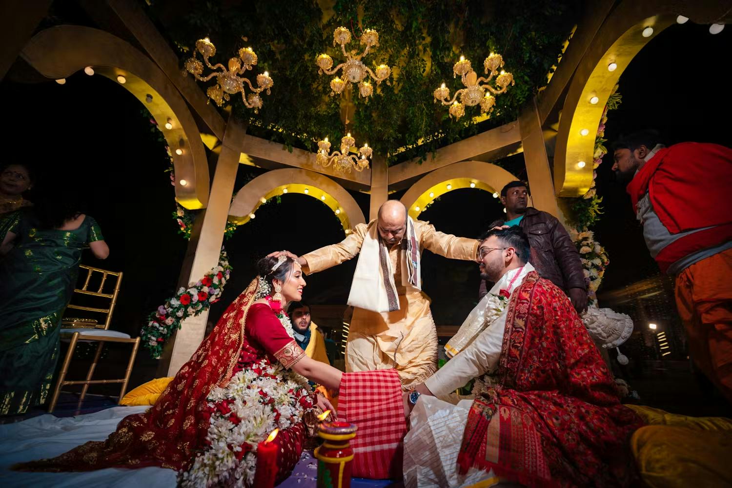 Bengali groom and bride wedding pic