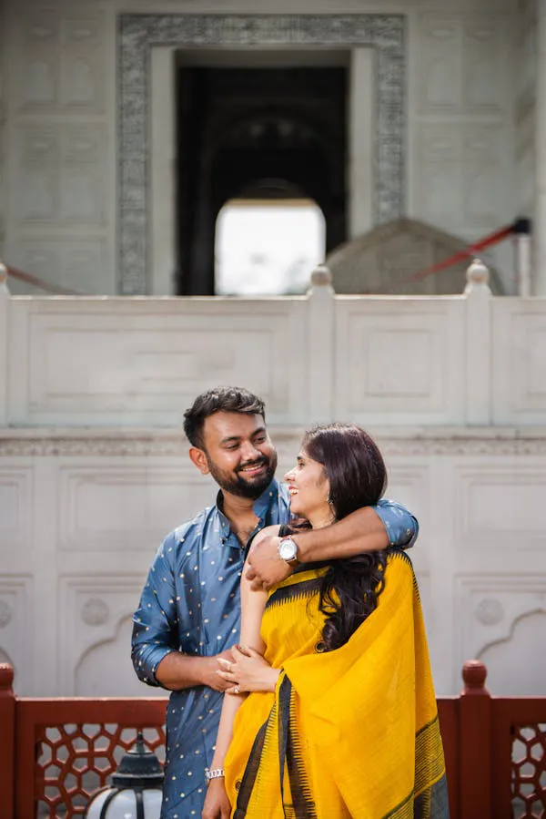 Pre wedding photography pose