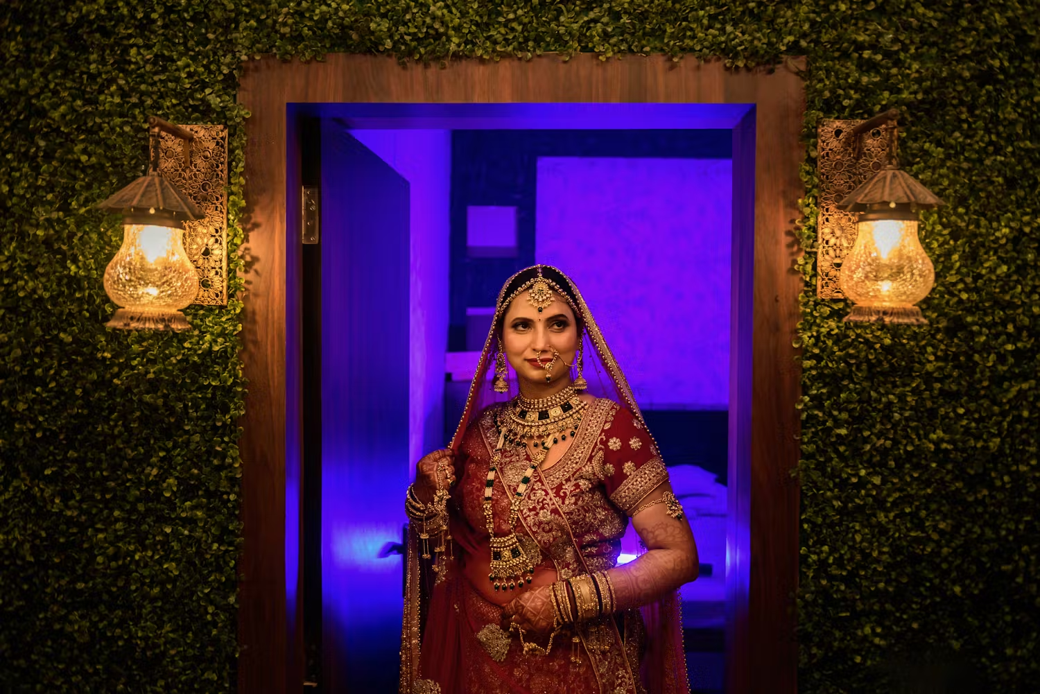 Beauty, Elegance and Glamourous Ornaments In One Frame