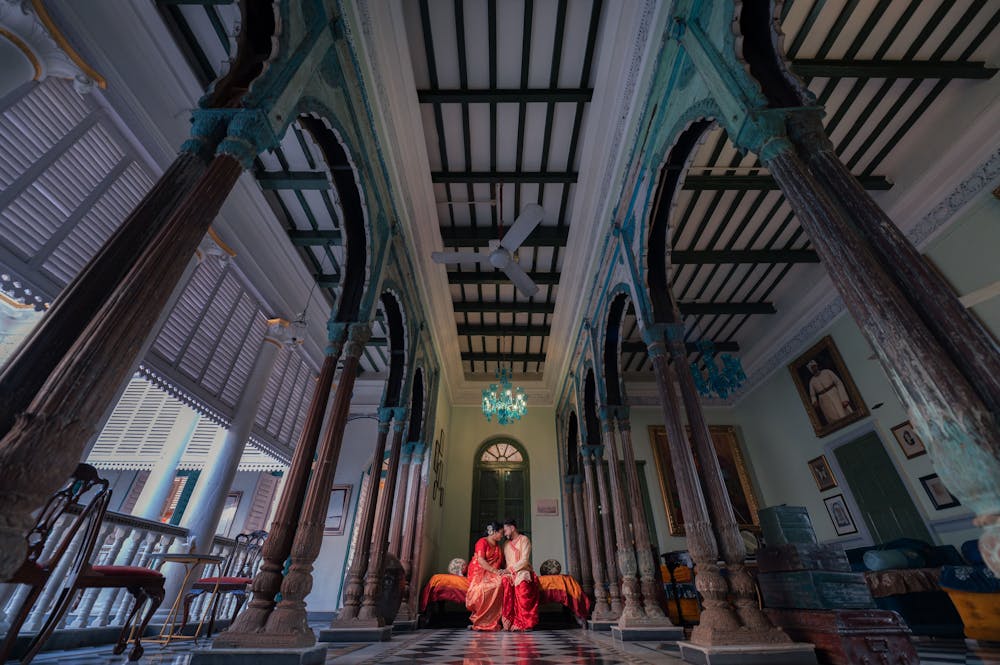 A romantic pose in Bari Kothi