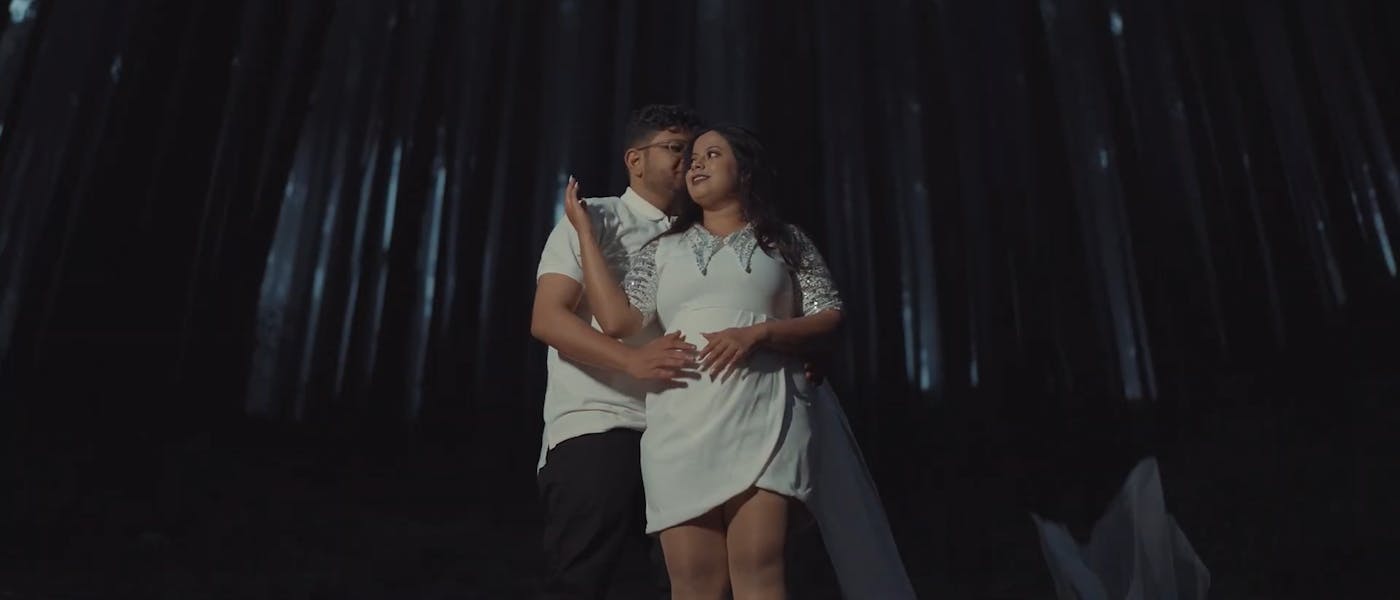 Wedding videographers in Kolkata clicking pre-wedding videos